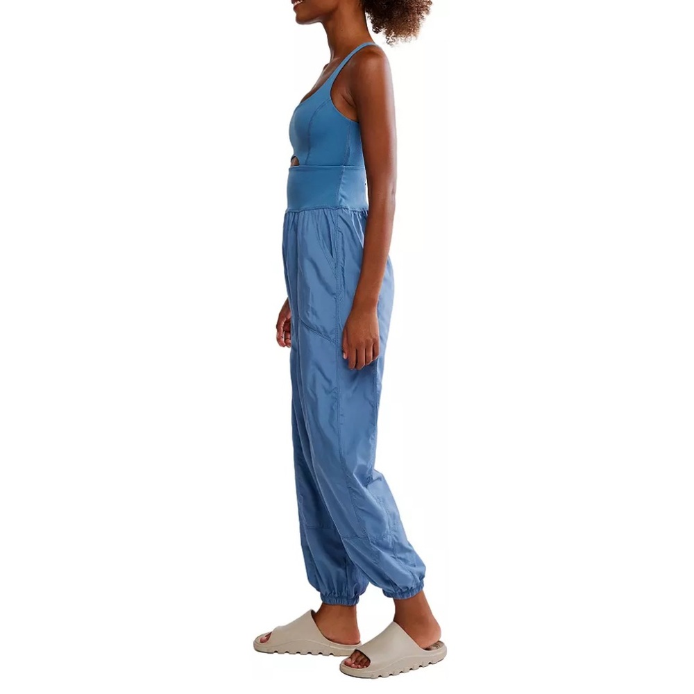 NWOT FREE PEOPLE FP MOVEMENT Women's Righteous
Onesie skyline color - Picture 4 of 5